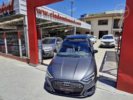 AUDI - A3 2.0 TFSI PERFORMANCE BLACK SEDAN 4P AUTOMÁTICA - 2022/2023 - CINZA - R$ 209.000,00