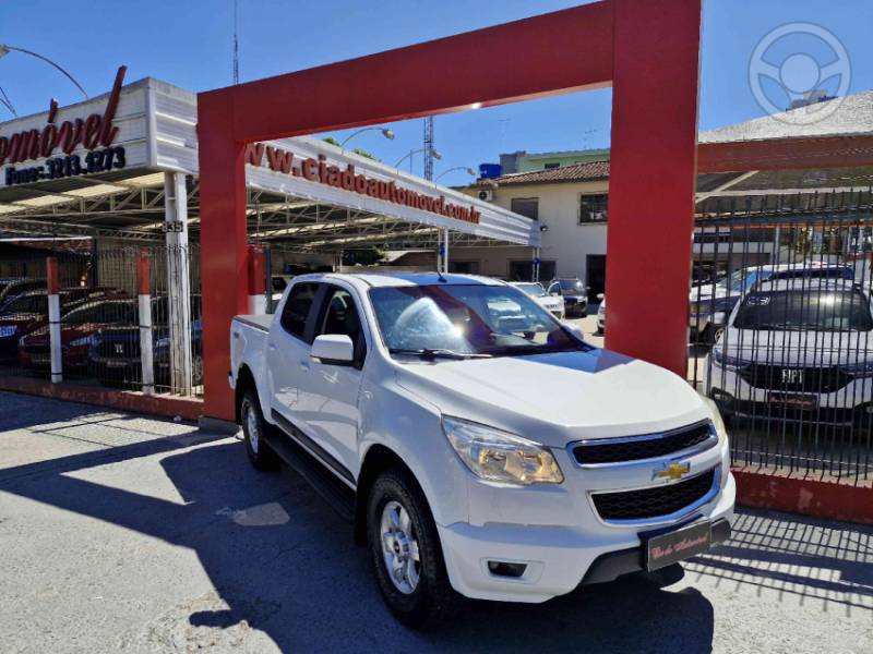 CHEVROLET - S10 2.8 LT 4X4 CD 16V TURBO DIESEL 4P AUTOMÁTICO - 2013/2014 - BRANCA - R$ 109.000,00