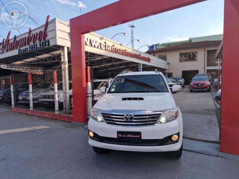 TOYOTA - HILUX SW4 3.0 SRV 4X4 16V TURBO INTERCOOLER DIESEL 4P AUTOMÁTICO - 2013/2013 - BRANCA - R$ 134.000,00