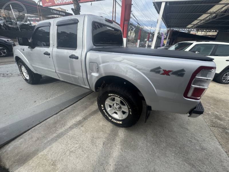 FORD - RANGER 3.0 XLT 4X4 CD 16V TURBO ELETRONIC DIESEL 4P MANUAL - 2011/2012 - PRATA - R$ 76.900,00