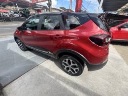 RENAULT - CAPTUR 1.6 16V INTENSE BOSE FLEX 4P AUTOMÁTICO - 2020/2021 - BORDO - R$ 88.000,00