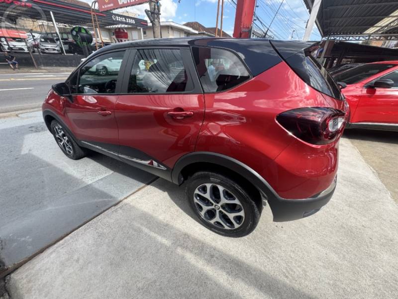RENAULT - CAPTUR 1.6 16V INTENSE BOSE FLEX 4P AUTOMÁTICO - 2020/2021 - BORDO - R$ 88.000,00