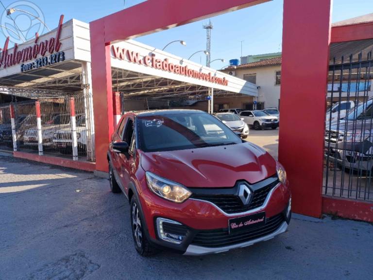 RENAULT - CAPTUR 1.6 16V INTENSE BOSE FLEX 4P AUTOMÁTICO - 2020/2021 - BORDO - R$ 88.000,00
