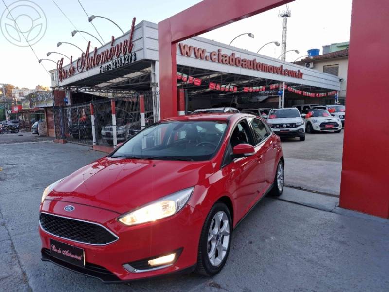 FORD - FOCUS 2.0 SE PLUS 16V FLEX 4P AUTOMÁTICO - 2015/2016 - VERMELHA - R$ 59.800,00