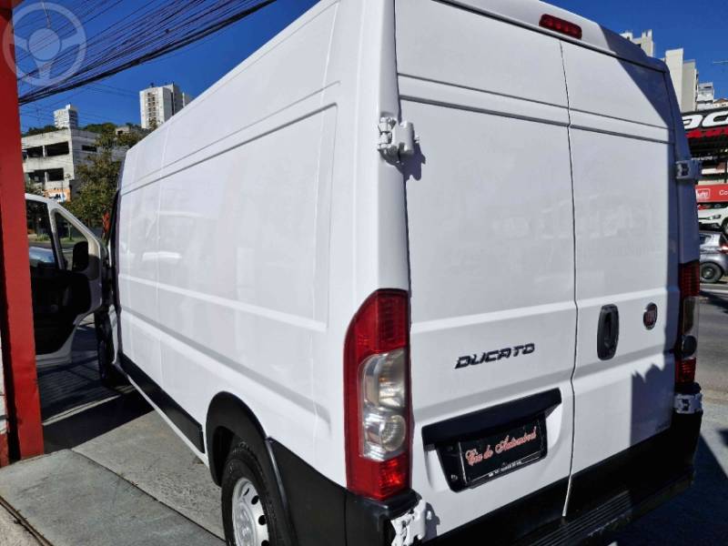 FIAT - DUCATO 2.3 MAXICARGO 8V TURBO DIESEL 3P MANUAL - 2019/2019 - BRANCA - R$ 156.000,00