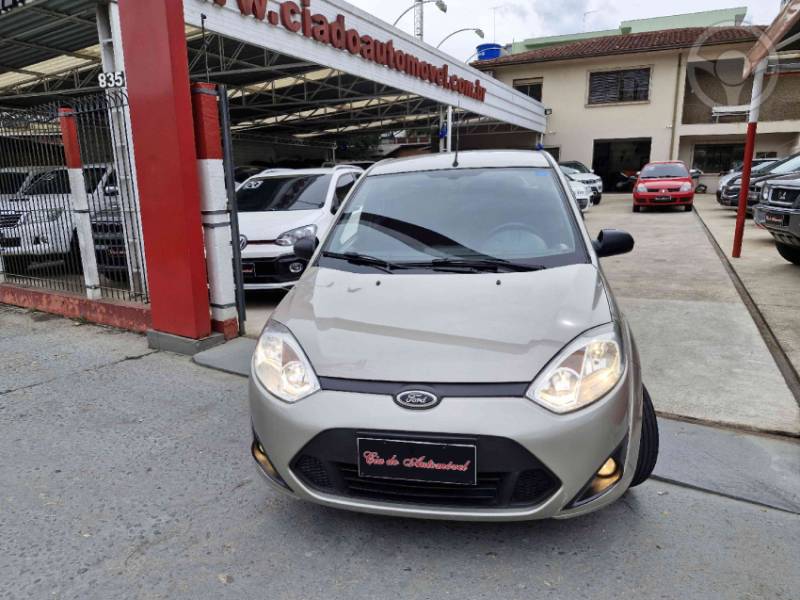 FORD - FIESTA 1.6 ROCAM SEDAN 8V FLEX 4P MANUAL - 2014/2014 - PRATA - R$ 34.900,00