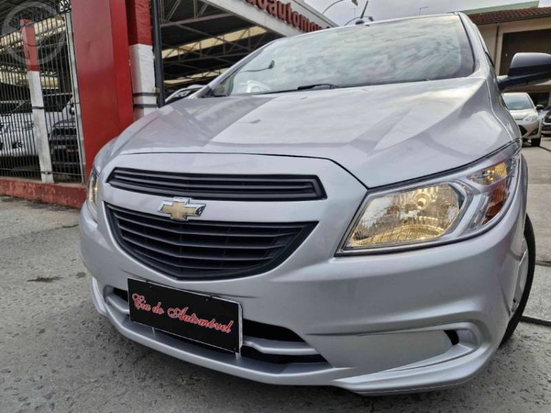 CHEVROLET - ONIX 1.0 MPFI JOY 8V FLEX 4P MANUAL - 2017/2018 - PRATA - R$ 46.900,00