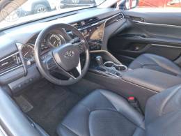 TOYOTA - CAMRY 3.5 XLE V6 24V 4P AUTOMÁTICO - 2018/2019 - BRANCA - R$ 175.000,00
