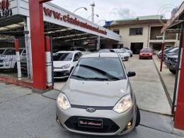 FORD - FIESTA 1.6 ROCAM SEDAN 8V FLEX 4P MANUAL - 2014/2014 - PRATA - R$ 34.900,00