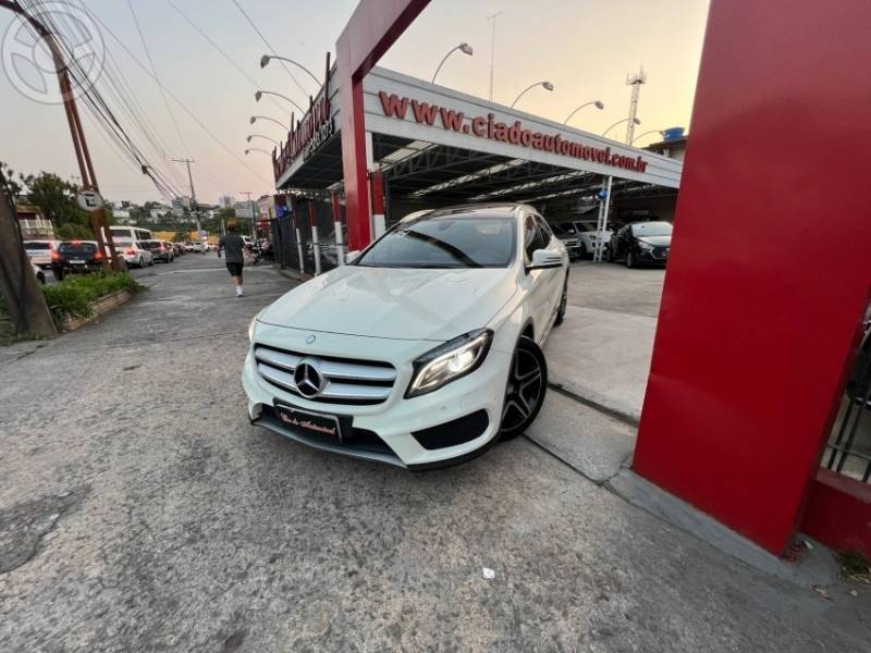 MERCEDES-BENZ - GLA 250 2.0 16V TURBO SPORT 4P AUTOMÁTICO - 2015/2016 - BRANCA - R$ 134.000,00