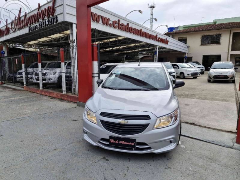 CHEVROLET - ONIX 1.0 MPFI JOY 8V FLEX 4P MANUAL - 2017/2018 - PRATA - R$ 46.900,00