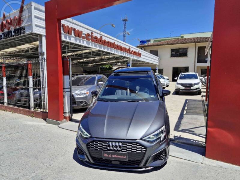 AUDI - A3 2.0 TFSI PERFORMANCE BLACK SEDAN 4P AUTOMÁTICA - 2022/2023 - CINZA - R$ 225.000,00