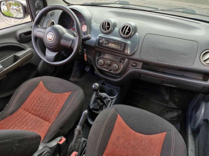 FIAT - UNO 1.4 EVO SPORTING 8V FLEX 4P MANUAL - 2014/2014 - PRATA - R$ 39.800,00