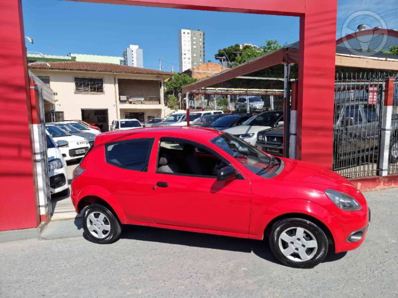 FORD - KA 1.0 MPI 8V FLEX 2P MANUAL - 2013/2013 - VERMELHA - R$ 26.900,00