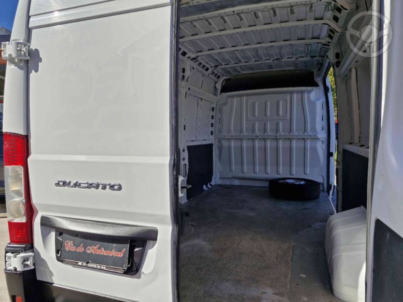 FIAT - DUCATO 2.3 MAXICARGO 8V TURBO DIESEL 3P MANUAL - 2019/2019 - BRANCA - R$ 150.000,00