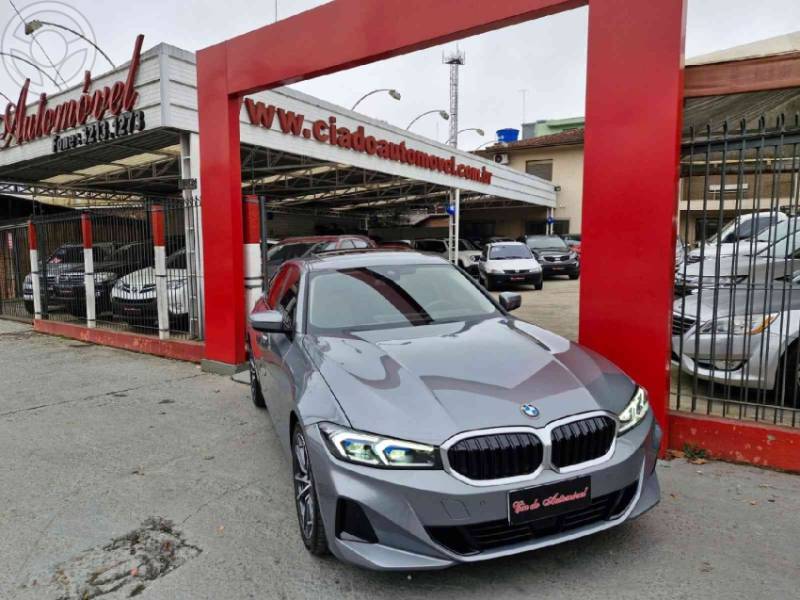 BMW - 320I 2.0 SPORT GP 16V TURBO ACTIVE FLEX 4P AUTOMÁTICO - 2024/2024 - CHUMBO - R$ 299.000,00