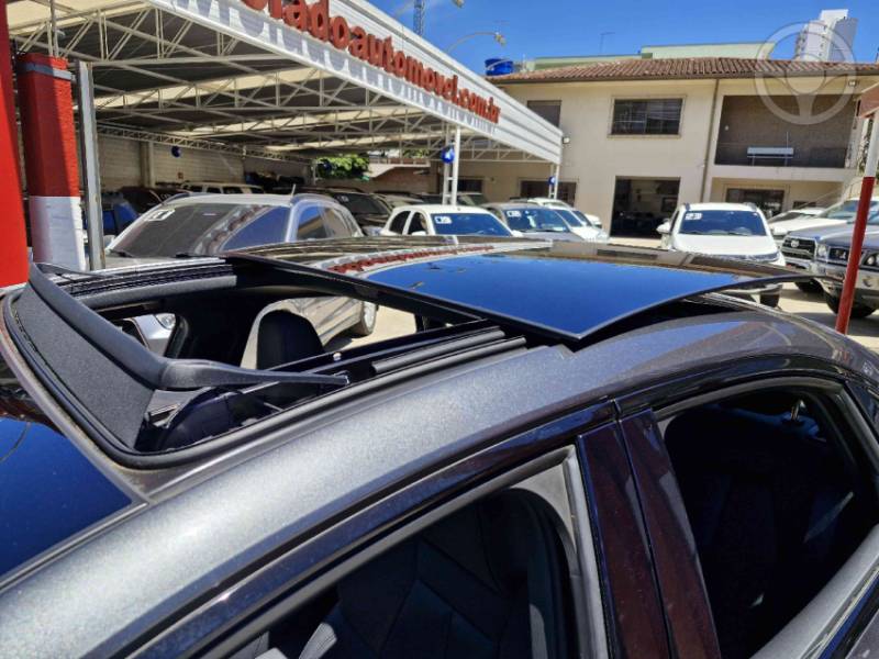 AUDI - A3 2.0 TFSI PERFORMANCE BLACK SEDAN 4P AUTOMÁTICA - 2022/2023 - CINZA - R$ 209.000,00