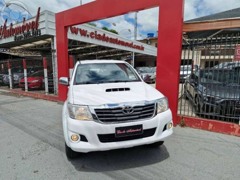 TOYOTA - HILUX 3.0 SR 4X4 CD 16V TURBO INTERCOOLER DIESEL 4P AUTOMÁTICO - 2014/2015 - BRANCA - R$ 142.000,00