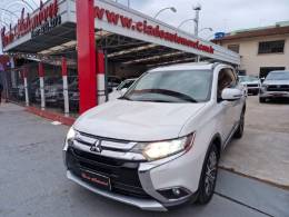 MITSUBISHI - OUTLANDER 2.2 4X4 16V DIESEL 4P AUTOMÁTICO - 2017/2018 - BRANCA - R$ 109.000,00
