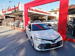 TOYOTA - CAMRY 3.5 XLE V6 24V 4P AUTOMÁTICO - 2018/2019 - BRANCA - R$ 175.000,00
