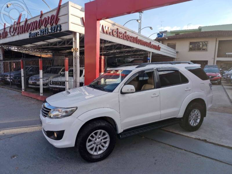 TOYOTA - HILUX SW4 3.0 SRV 4X4 16V TURBO INTERCOOLER DIESEL 4P AUTOMÁTICO - 2013/2013 - BRANCA - R$ 134.000,00
