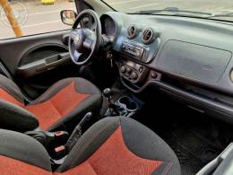 FIAT - UNO 1.4 EVO SPORTING 8V FLEX 4P MANUAL - 2014/2014 - PRATA - R$ 39.800,00