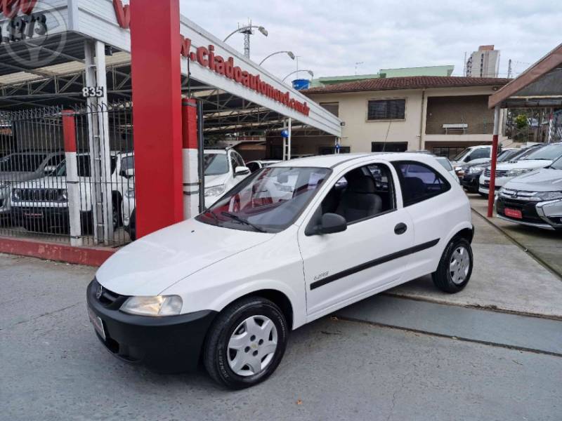 CHEVROLET - CELTA 1.0 MPFI LIFE 8V FLEX 2P MANUAL - 2005/2006 - BRANCA - R$ 18.990,00