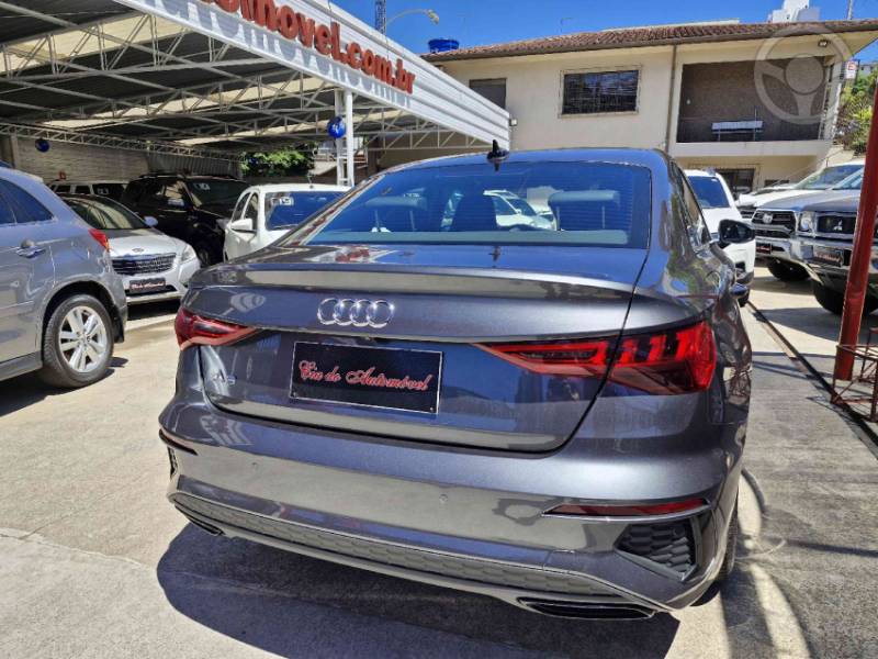 AUDI - A3 2.0 TFSI PERFORMANCE BLACK SEDAN 4P AUTOMÁTICA - 2022/2023 - CINZA - R$ 209.000,00