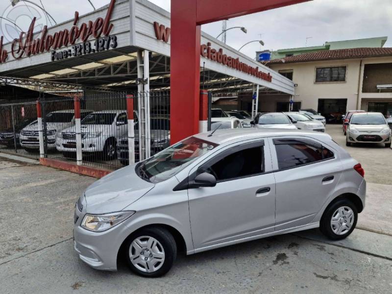 CHEVROLET - ONIX 1.0 MPFI JOY 8V FLEX 4P MANUAL - 2017/2018 - PRATA - R$ 46.900,00