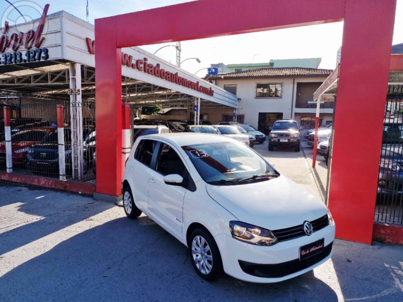 VOLKSWAGEN - FOX 1.0 MI TREND 8V FLEX 4P MANUAL - 2012/2013 - BRANCA - R$ 37.900,00