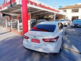 TOYOTA - CAMRY 3.5 XLE V6 24V 4P AUTOMÁTICO - 2018/2019 - BRANCA - R$ 175.000,00