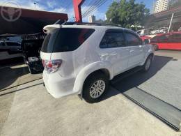 TOYOTA - HILUX SW4 3.0 SRV 4X4 16V TURBO INTERCOOLER DIESEL 4P AUTOMÁTICO - 2013/2013 - BRANCA - R$ 139.000,00