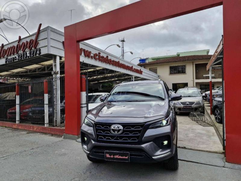 TOYOTA - HILUX SW4 2.8 SRX 4X4 16V TURBO INTERCOOLER DIESEL 4P AUTOMÁTICO - 2021/2022 - CINZA - R$ 299.900,00