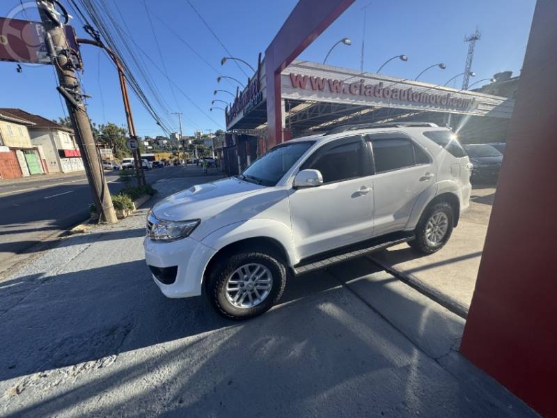 TOYOTA - HILUX SW4 3.0 SRV 4X4 16V TURBO INTERCOOLER DIESEL 4P AUTOMÁTICO - 2013/2013 - BRANCA - R$ 139.000,00